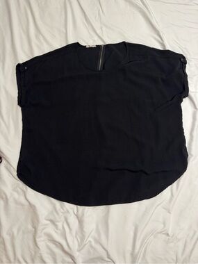 Maurices Black Short Sleeve Scoop Neck Blouse